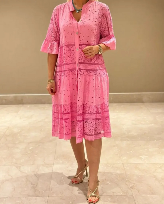 Vestido de encaje con mangas y botones