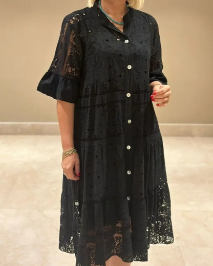 Vestido de encaje con mangas y botones