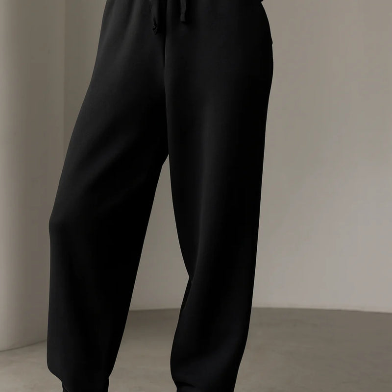 🖤 Conjunto Esencial: El Comodín Definitivo para Toda Temporada