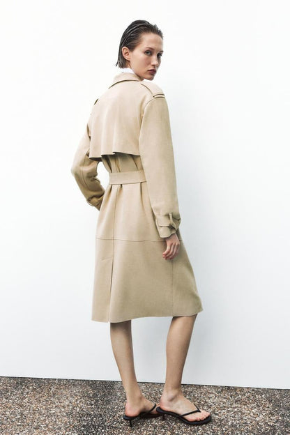 Nicki-  Abrigo Semilargo con Efecto Ante y Cinturón